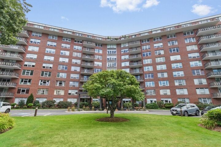 Property Photo: 280 Boylston St 713 MA 02467