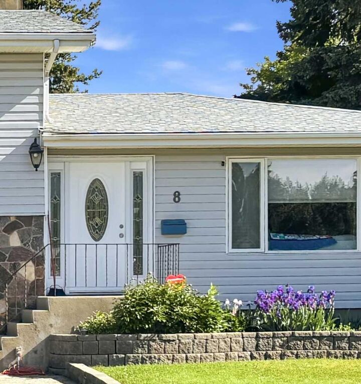 Property Photo: 8 Sydney Close AB T4N 0E1