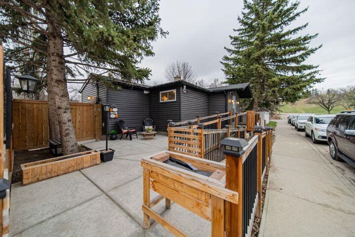 Property Photo: 2 Elk Avenue AB T1S 1J8