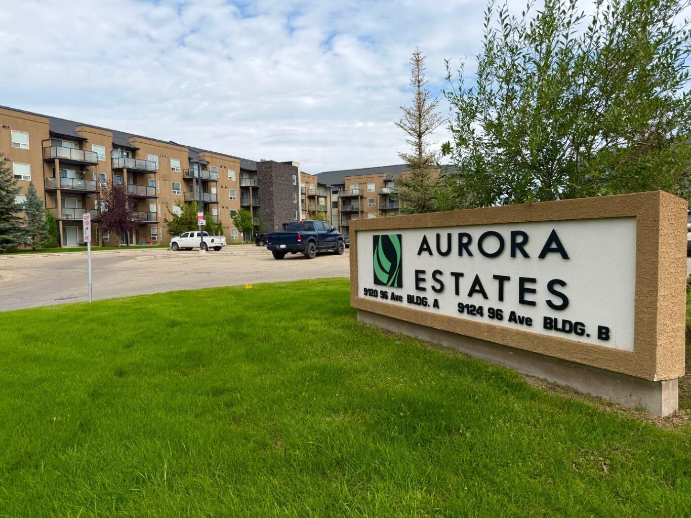 Property Photo:  9120 96 Avenue 109  AB T8X 0A1 