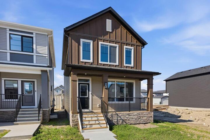 Property Photo: 22 Chinook Winds Court SW AB T4B 5X6