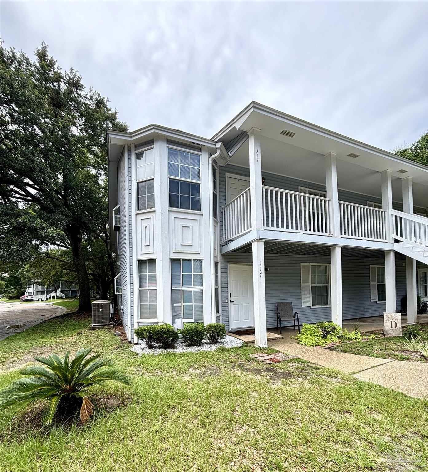 Property Photo:  2813 Langley Ave  FL 32504 
