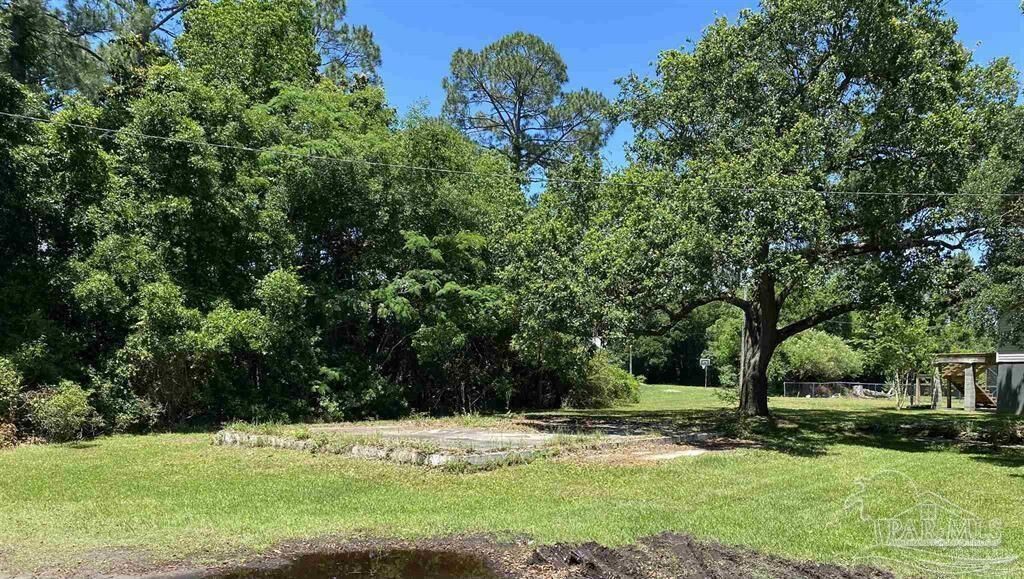 Property Photo:  120 Cousineau Rd  FL 32507 