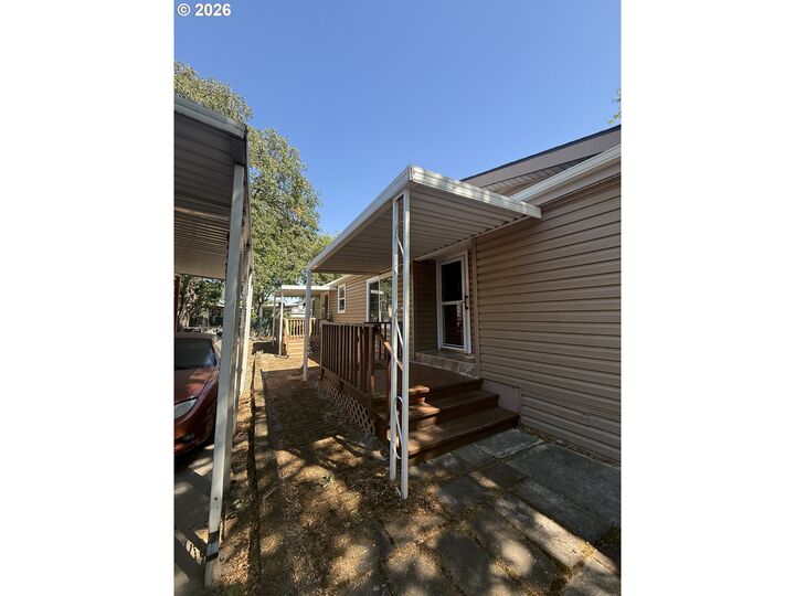 Property Photo: 750 Division St 239 OR 97058