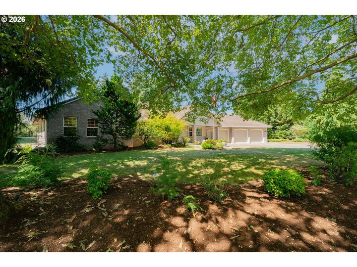 Property Photo: 10800 NW 13th Pl WA 98685