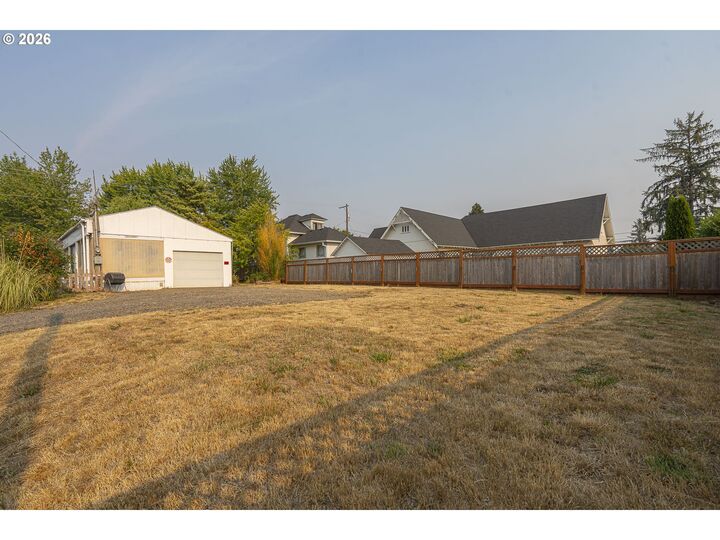 Property Photo:  711 Getchell St  OR 97101 