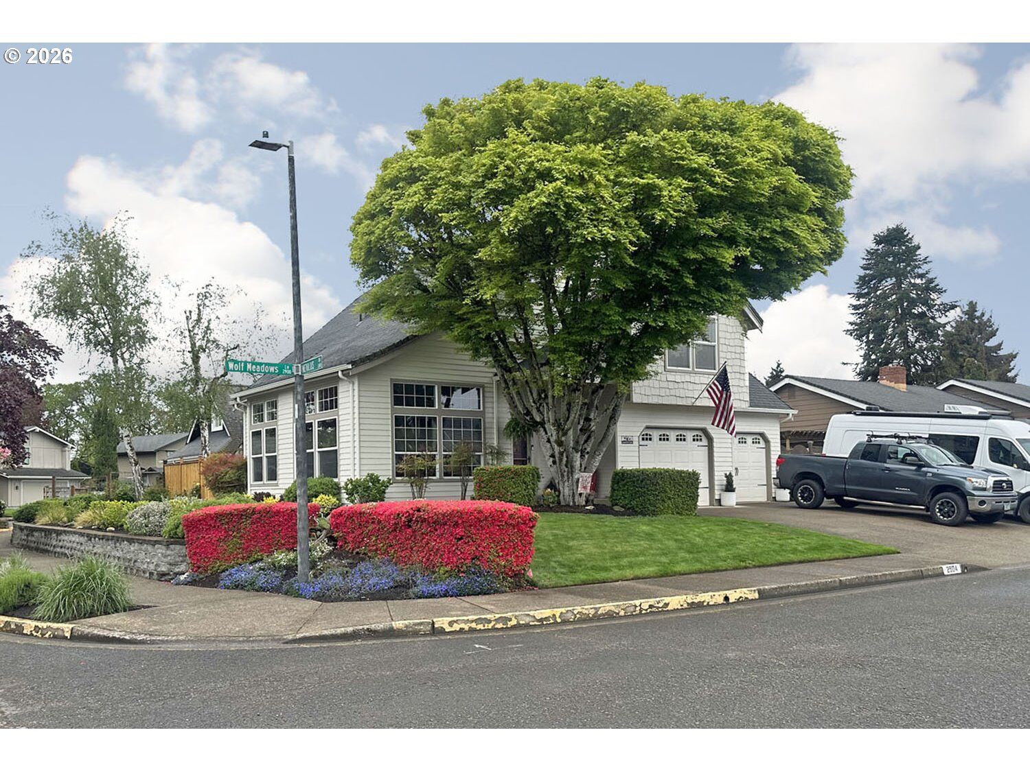 Property Photo: 2904 Wolf Meadows Ln OR 97408