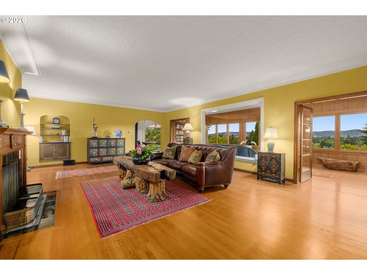 Property Photo:  3852 NE Alameda St  OR 97212 