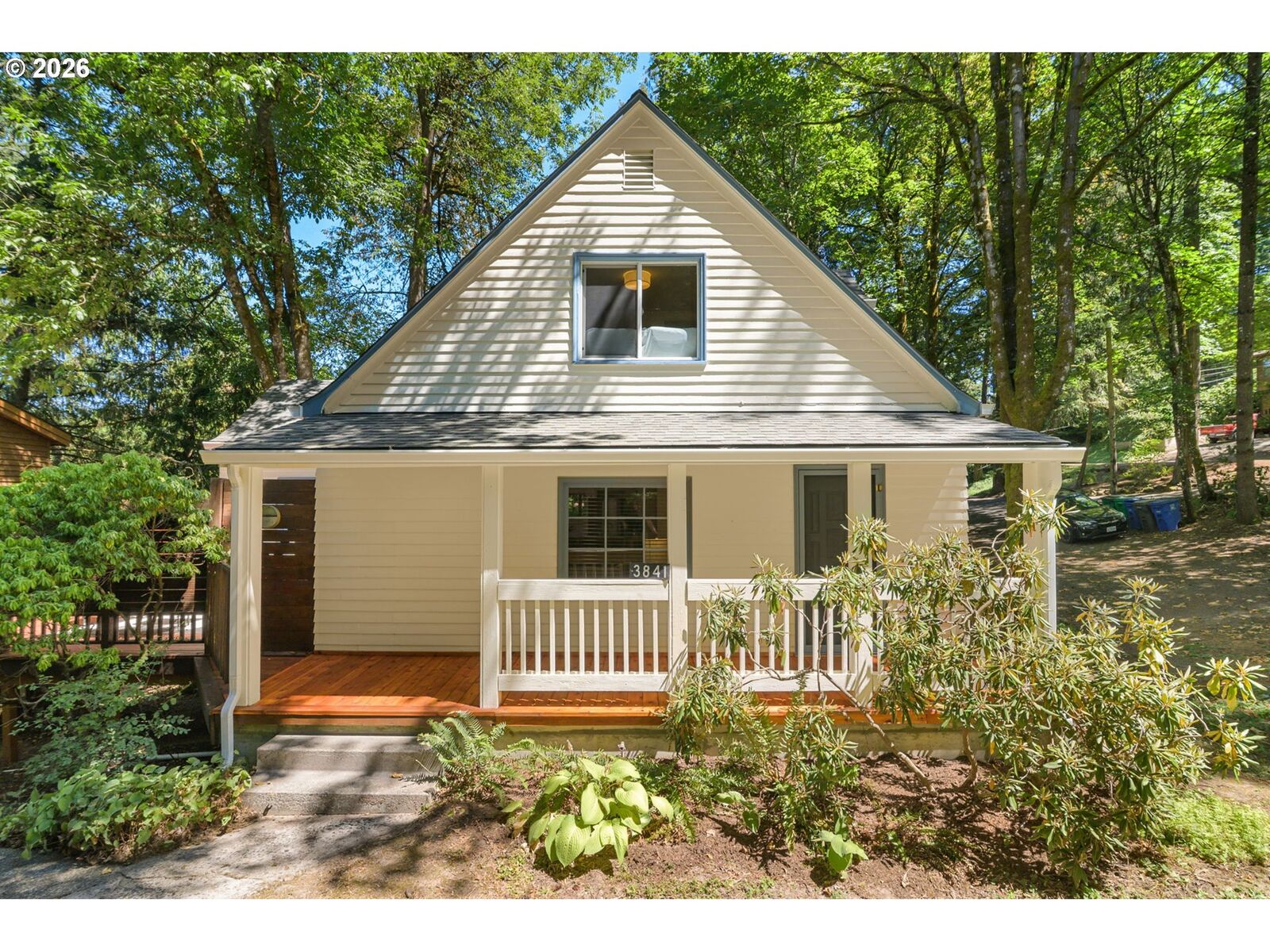 Property Photo:  3841 SW Kanan Dr  OR 97221 