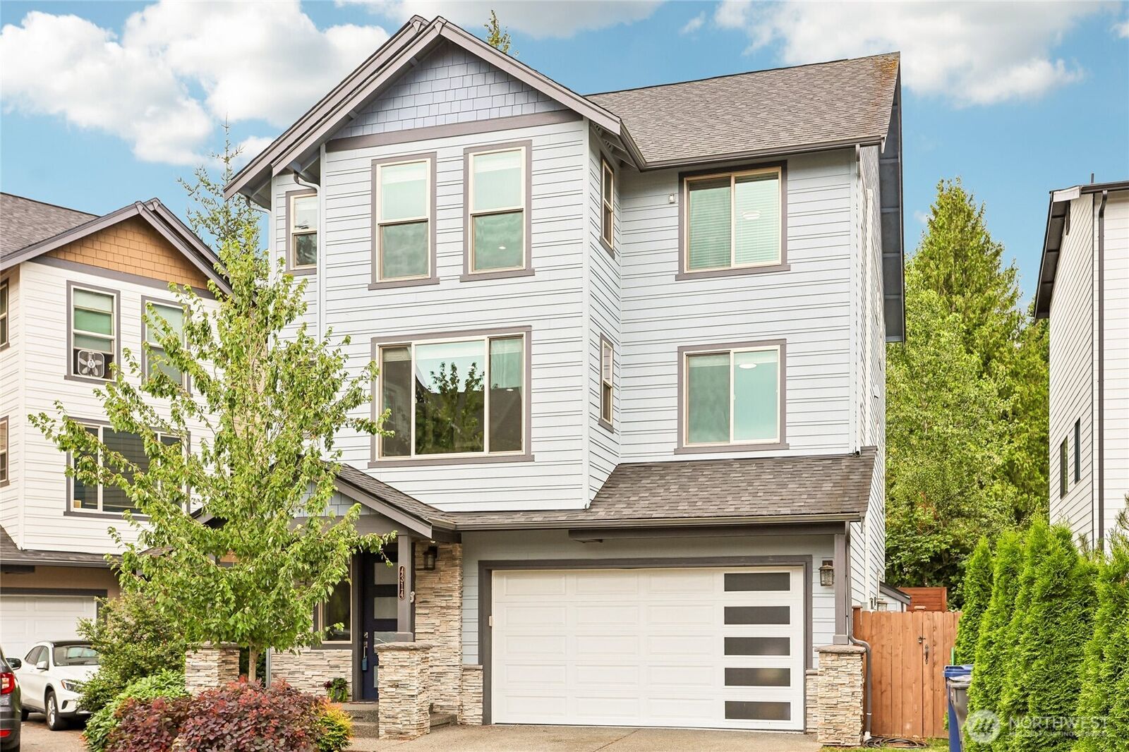 Property Photo:  4314  137th Place SW  WA 98087 