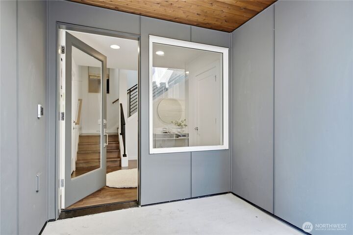 Property Photo: 11514 NE 87th Street B WA 98033