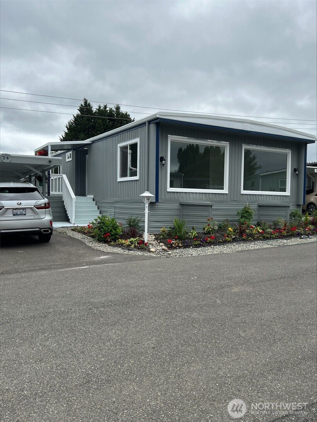 Property Photo:  21429  44th Avenue W 24  WA 98043 