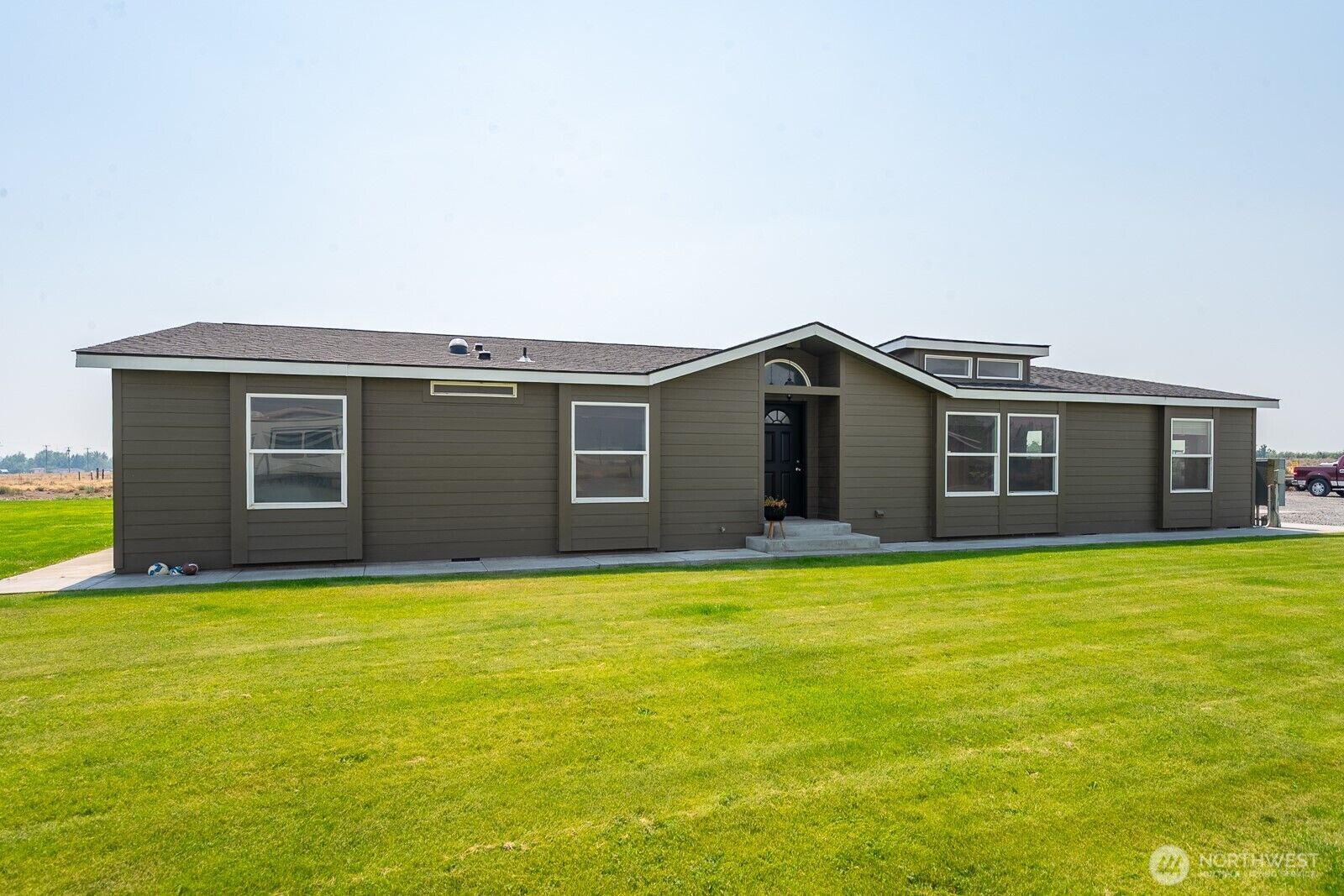 Property Photo: 8379 Road 10 NW WA 98823