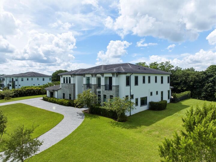 Property Photo:  17130 Magnolia Estates Drive  FL 33331 