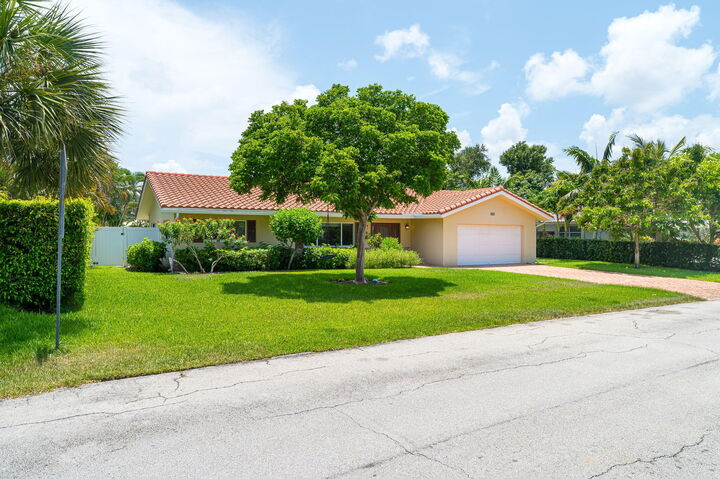 Property Photo: 1000 NW 5th Street FL 33486