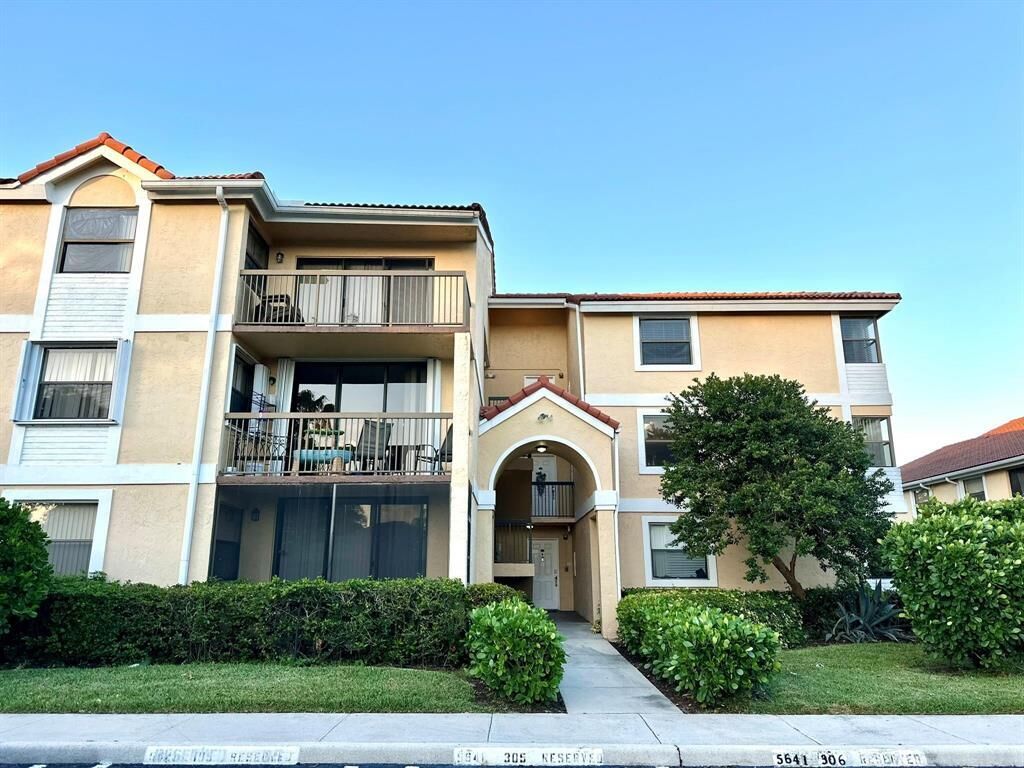 Property Photo:  5641 Riverside Drive 306B1  FL 33067 