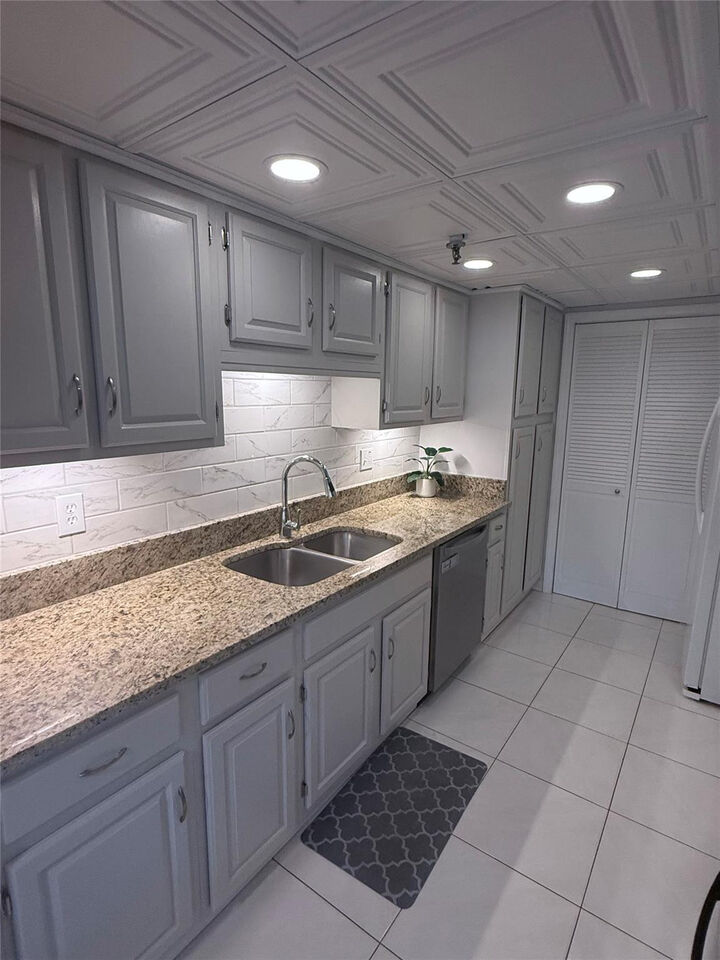 Property Photo: 859 Jeffery Street 1040 FL 33487