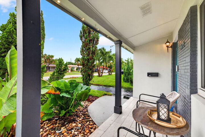 Property Photo:  4670 NE 4th Avenue  FL 33334 