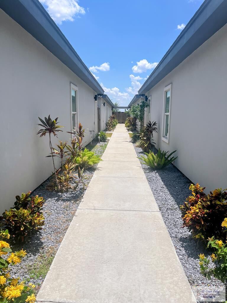 Property Photo: 1122 E 20th St. 5 TX 78596