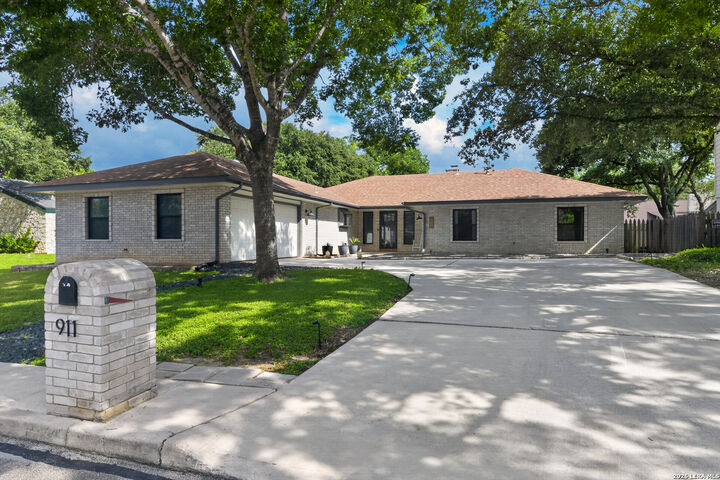 Property Photo:  911 Silver Spruce St  TX 78232 