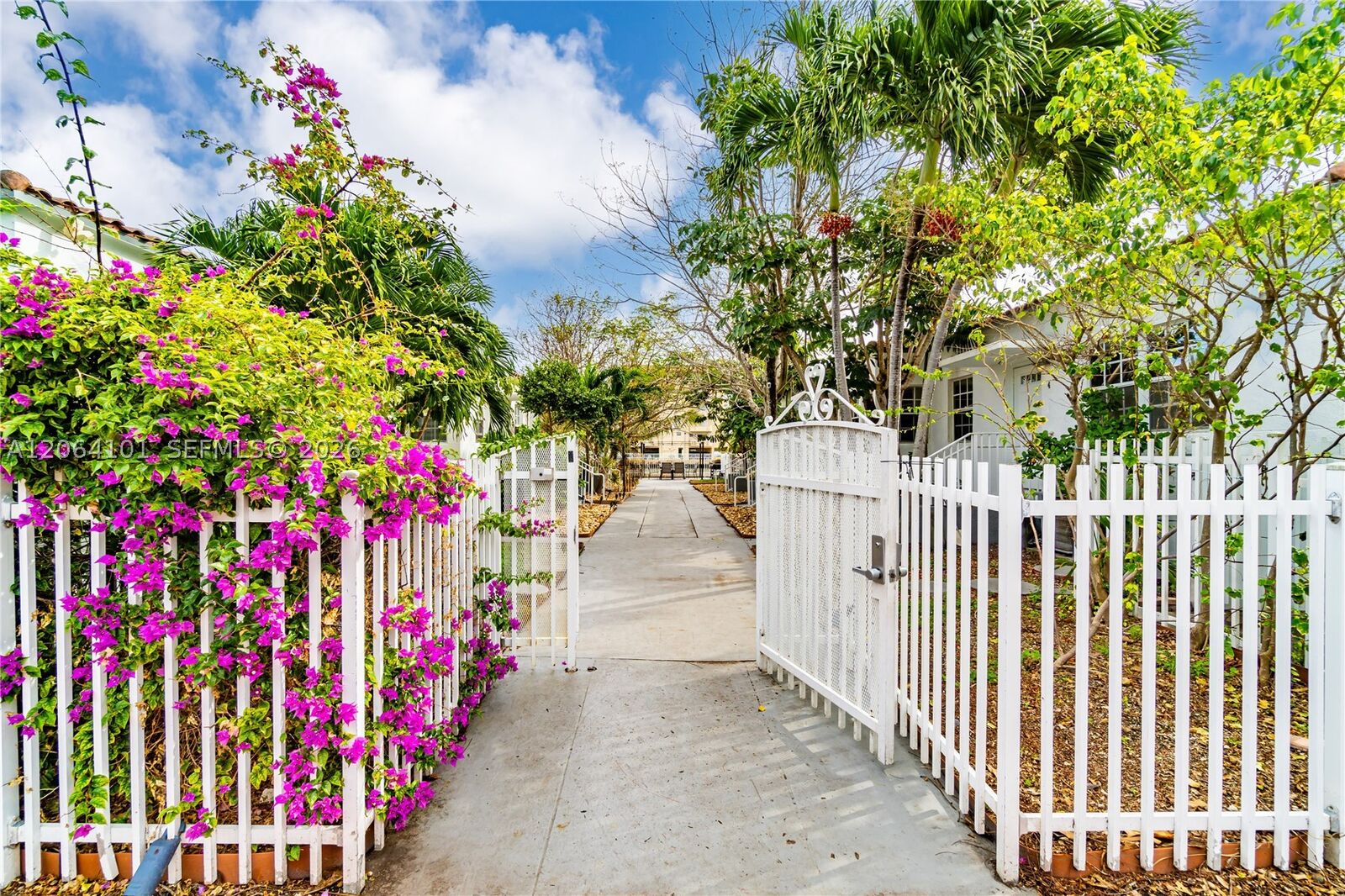 Property Photo: 8335 E Crespi Blvd 4 FL 33141