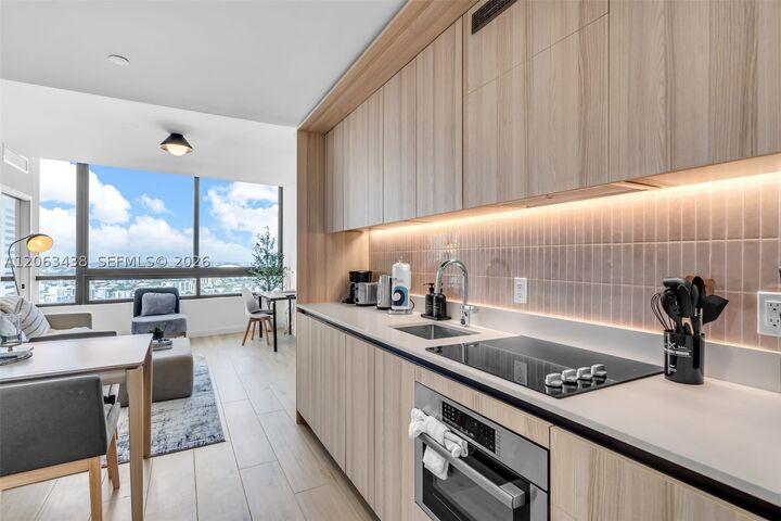 Property Photo:  225 N Miami Ave Ph-3712  FL 33128 
