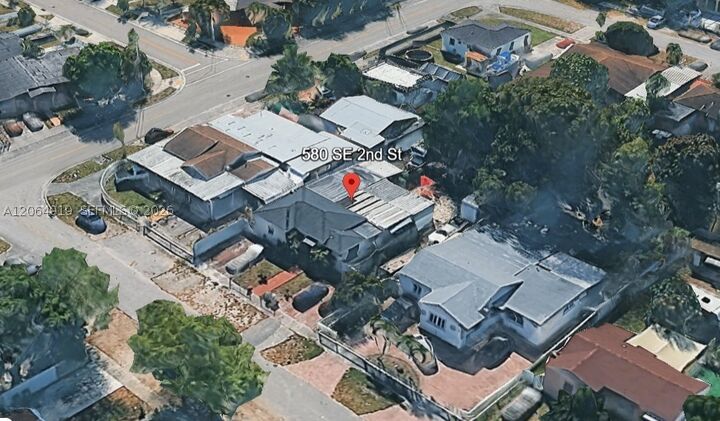 Property Photo:  580 SE 2nd St  FL 33010 