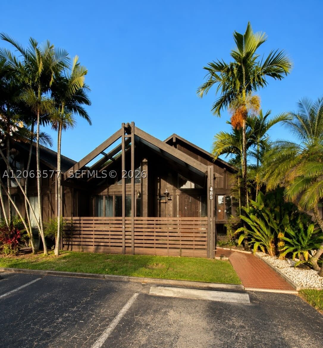 Property Photo:  485 N University Dr 3-6  FL 33324 