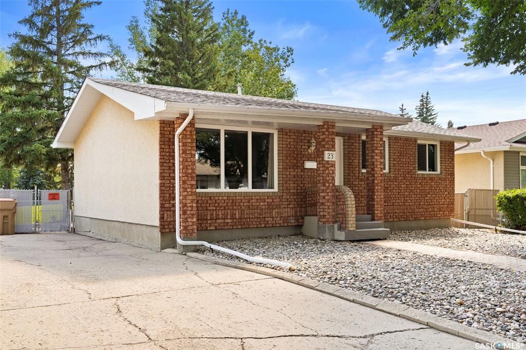 Property Photo:  23 Price Crescent  SK S4R 6R7 