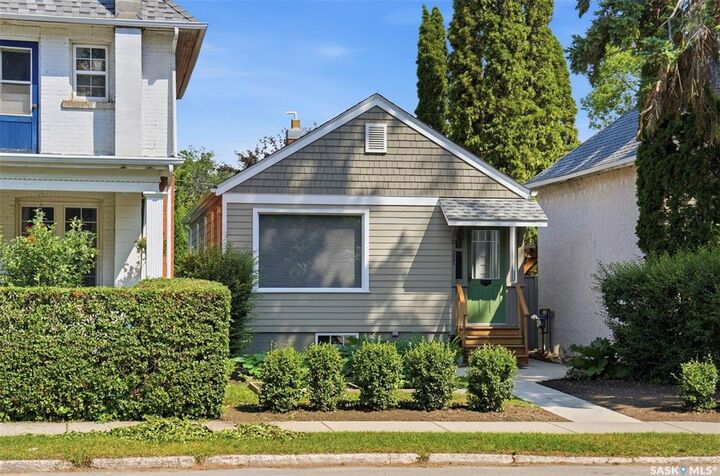 Property Photo: 1021 12th Street E SK S7H 0C9