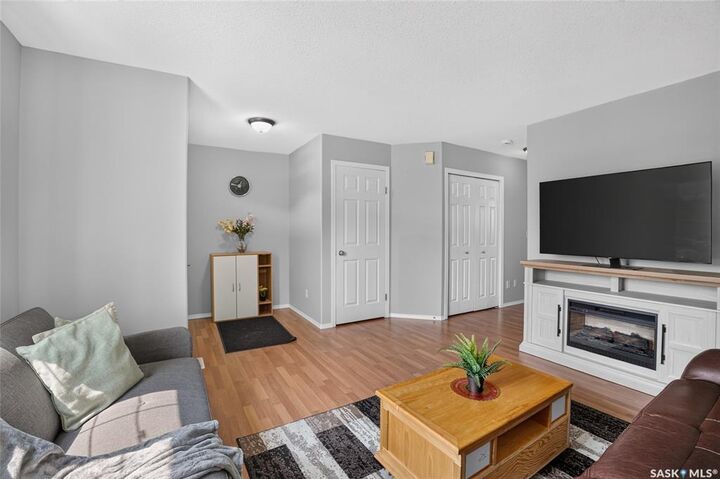 Property Photo:  102 Pawlychenko Lane 13  SK S7V 1G9 