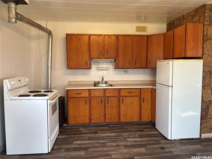 Property Photo: 413 1st Avenue E SK S0J 2M0