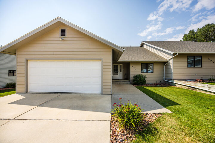 Property Photo:  601 W Hogerson Street 1 E  WY 82834 