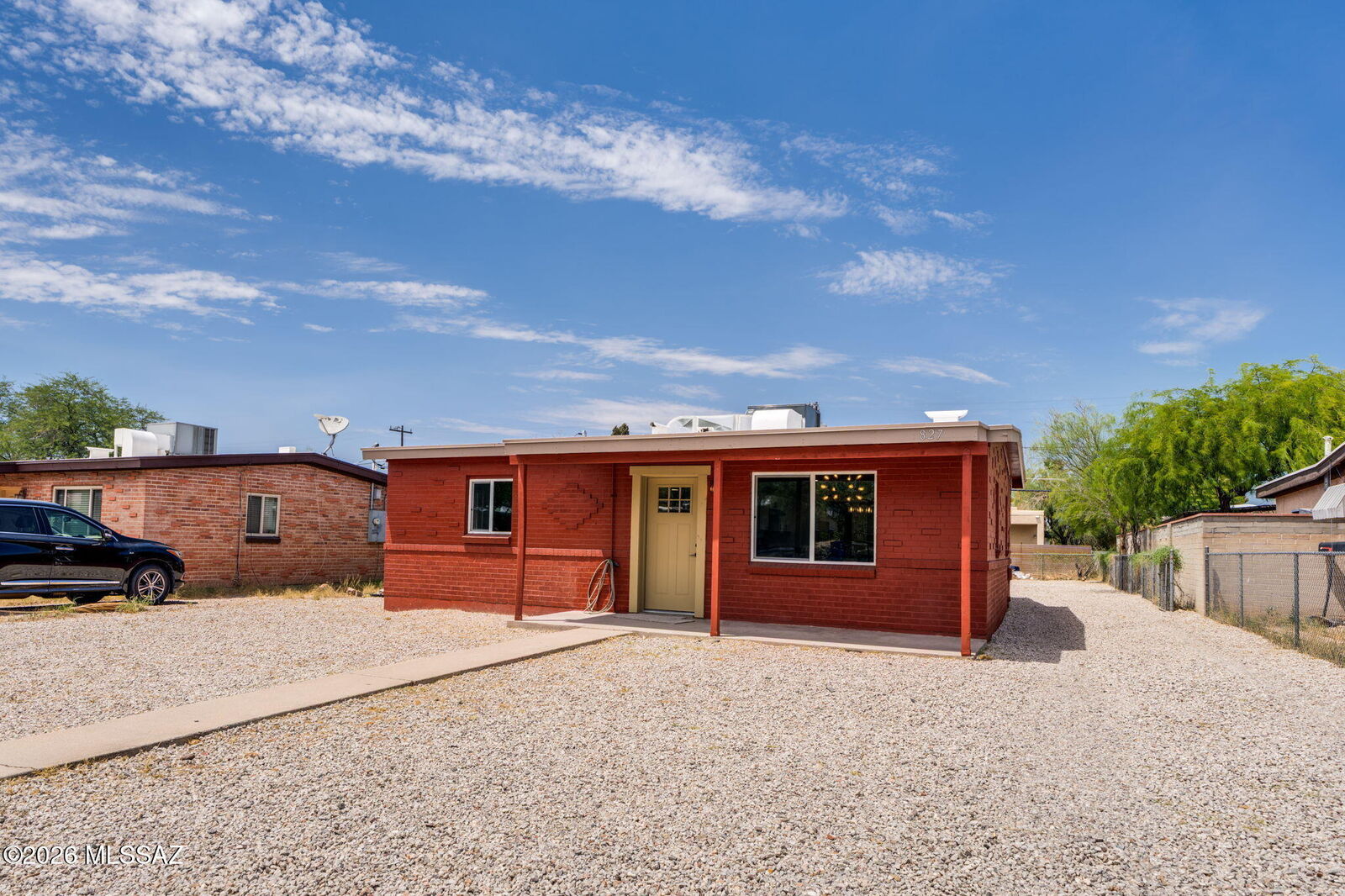 Property Photo: 827 E Lester Street AZ 85719