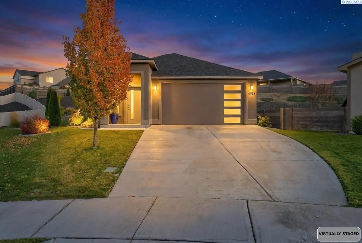 Property Photo: 4939 Smitty Dr WA 99352