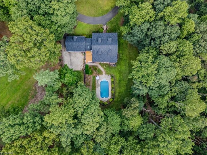 Property Photo: 158 Oakmont Place NC 27030