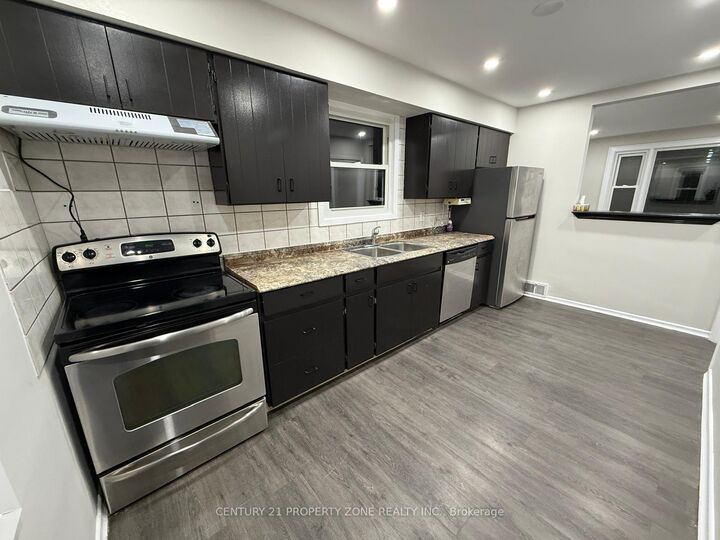 Property Photo: 6300 Corwin Crescent ON L2G 2M1