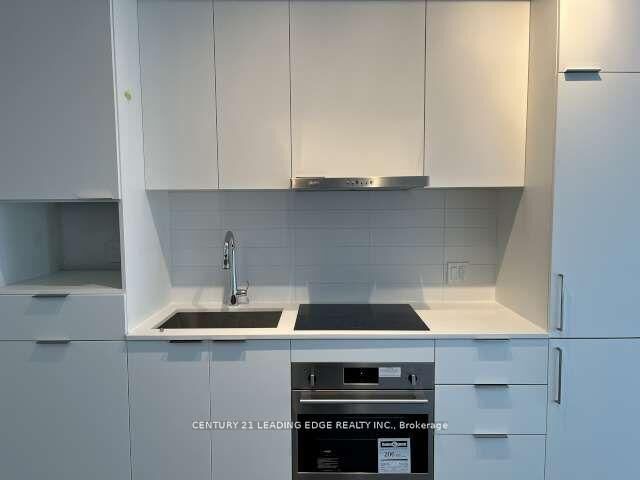 Property Photo: 7 Golden Lion Heights N2906 ON M2M 0C1