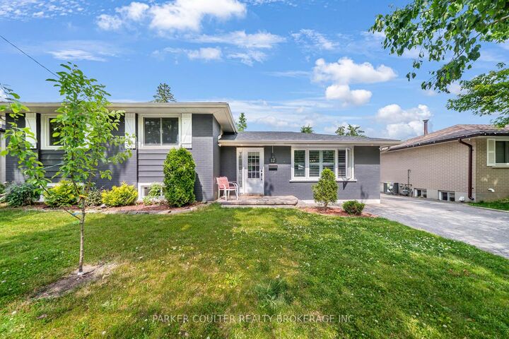 Photo de la propriété:  17 Harding Avenue  ON L4M 3K1 