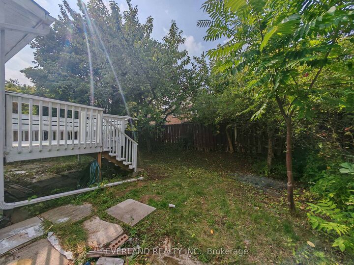 Property Photo: 18 Camberley Court ON M1B 2S6