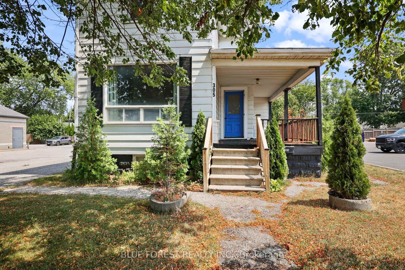 Property Photo: 305 St Clair Street ON N7L 3J8