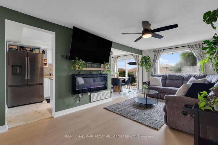 Property Photo:  195 Dunsmore Lane  ON L4M 6Z8 