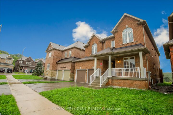Property Photo: 4 Cypress Point Street ON L4N 6J9