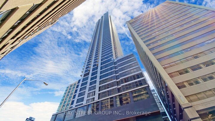 Property Photo:  395 Bloor Street E 4206  ON M4W 0B4 