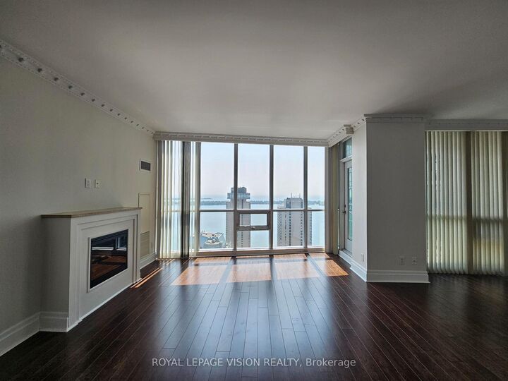 Property Photo: 16 Harbour Street 3810 ON M5J 2Z7