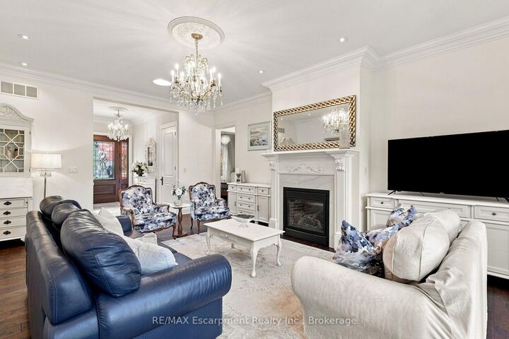 Property Photo: 2073 Deramore Drive ON L6J 2P7