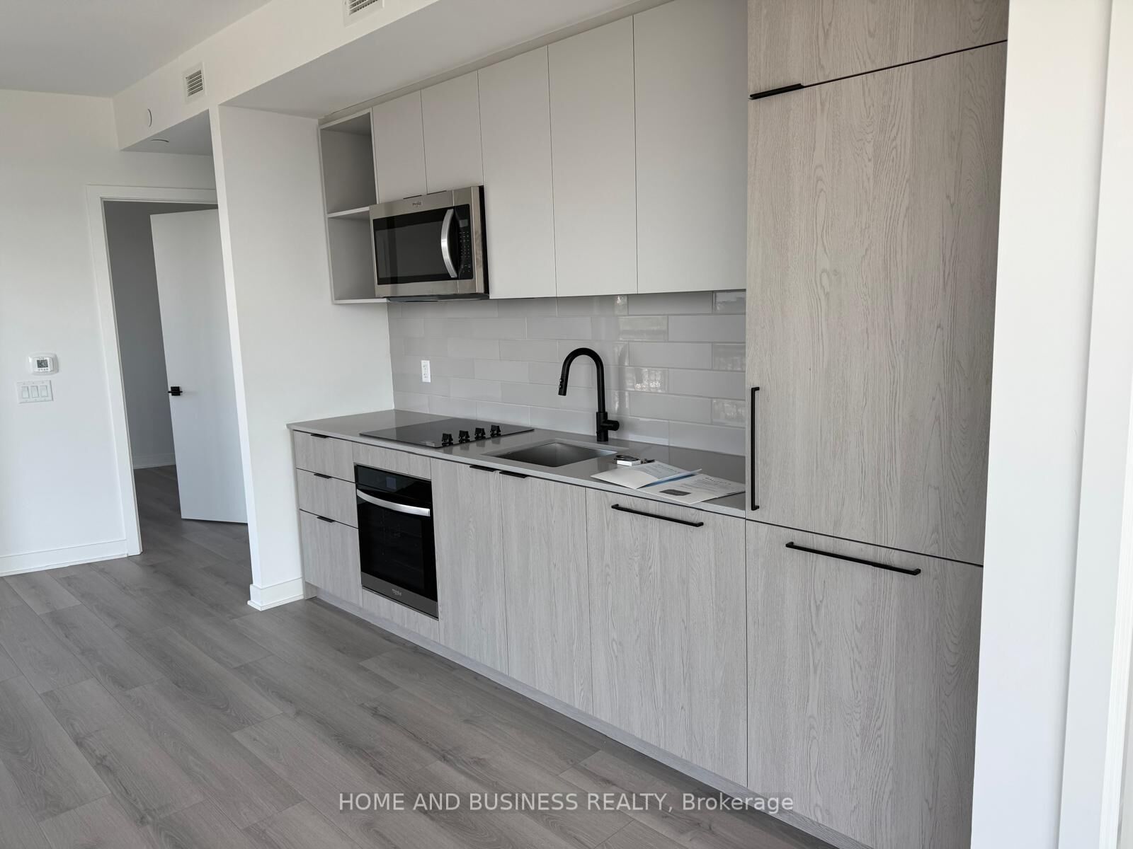 Property Photo: 1185 Dupont Street ON M6H 0G5