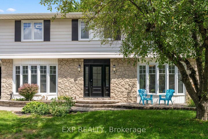 Property Photo: 11 Roberta Crescent ON K2J 1G5