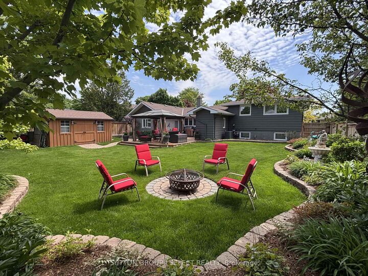 Property Photo:  1054 Chippewa Drive  ON N5V 2T7 
