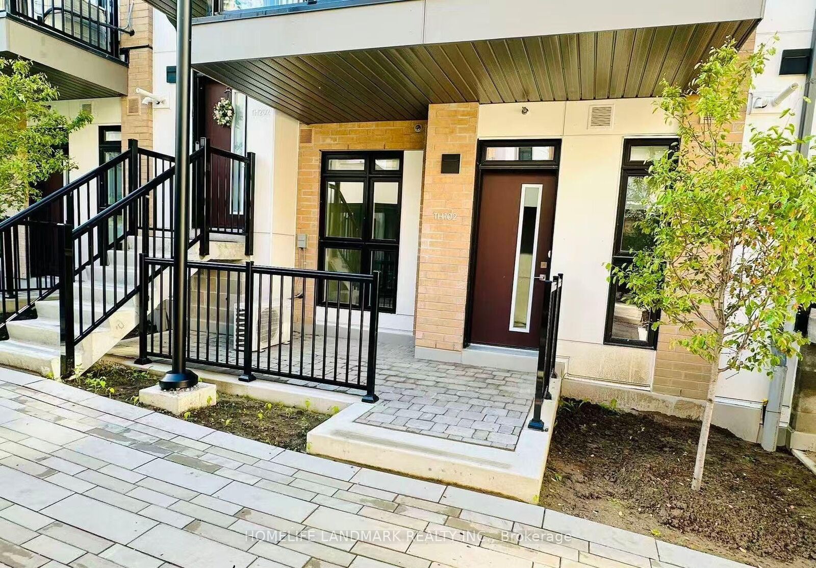 Property Photo:  145 Canon Jackson Drive P102  ON M6M 2G1 